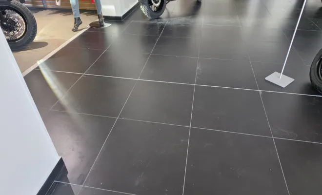 Rendu avec la pose des barres de seuils et après enlèvement du polyane de protection. 